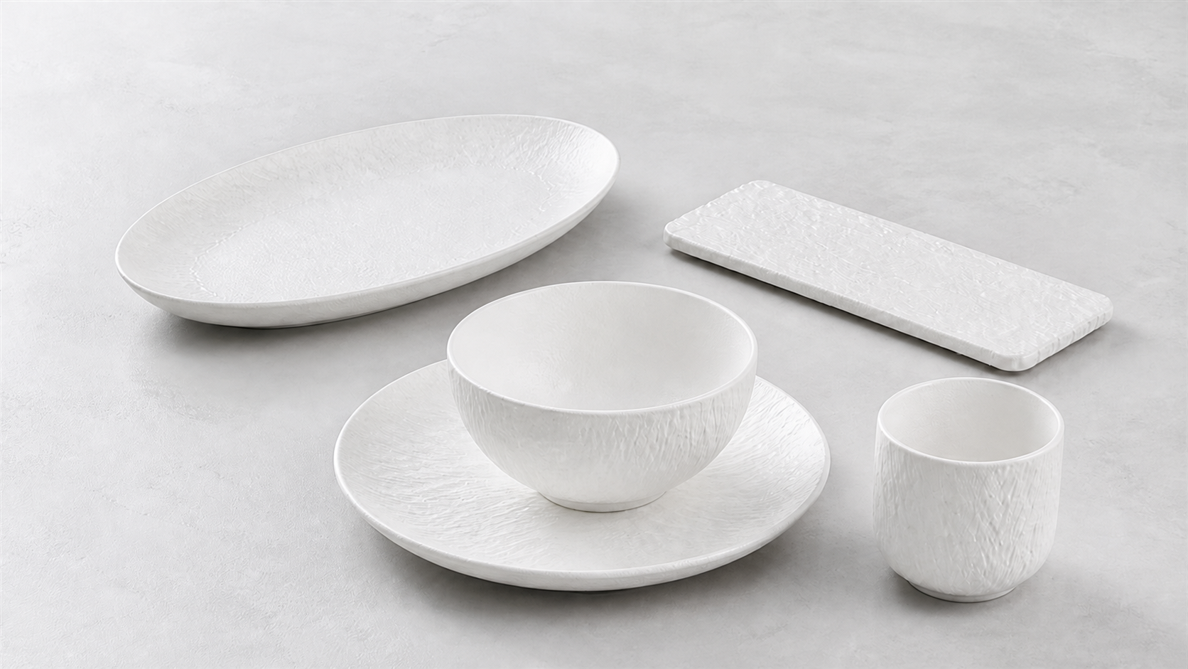 Coherent ceramic collection arranged for dining