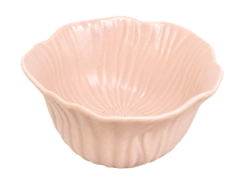 Fine Rim 4.75-inch bowl in blush pink petal relief