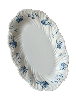 Ivory Lace oval scalloped platter representing identical source records SKU-08 and SKU-09