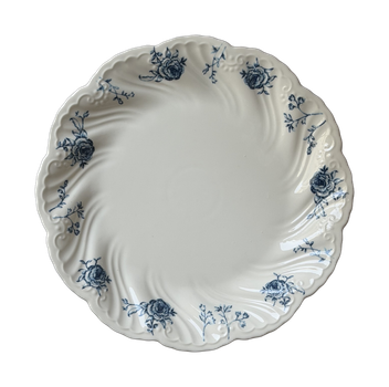 Ivory Lace round scalloped plate representing identical source records SKU-04 through SKU-07