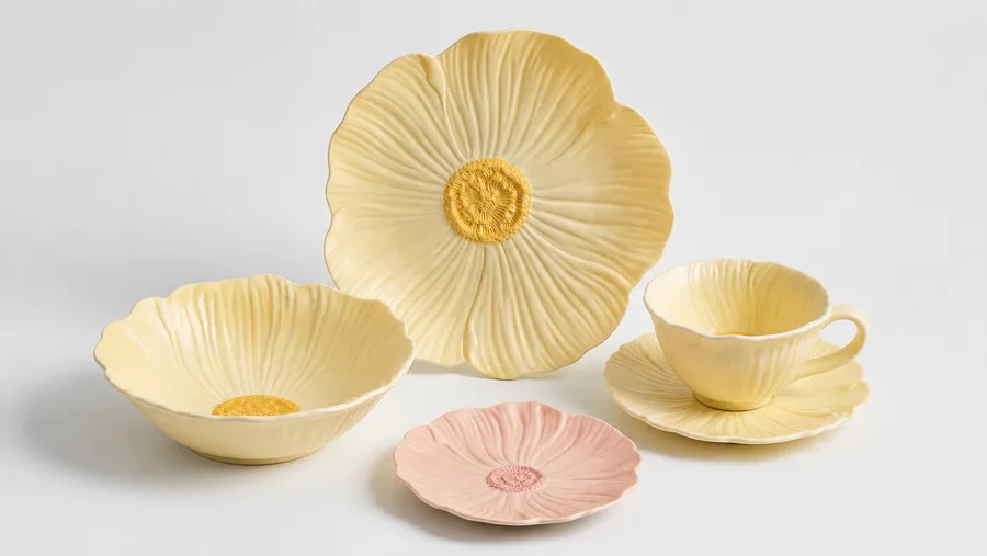 Camellia Relief tableware collection