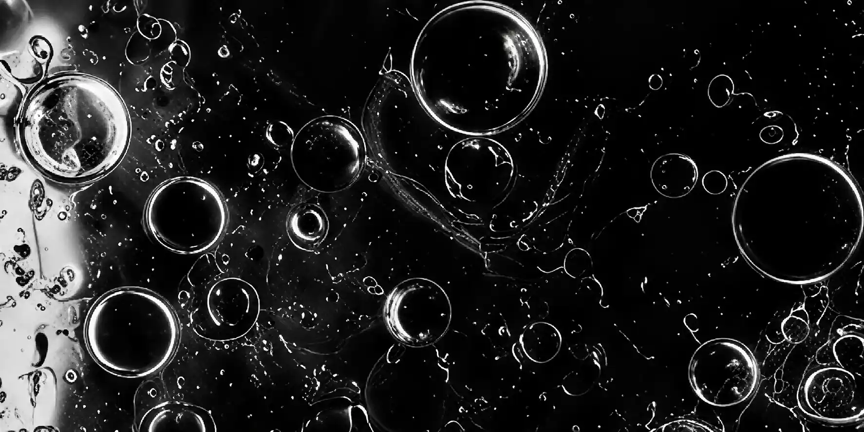 Macro study of suspended droplets in amber light