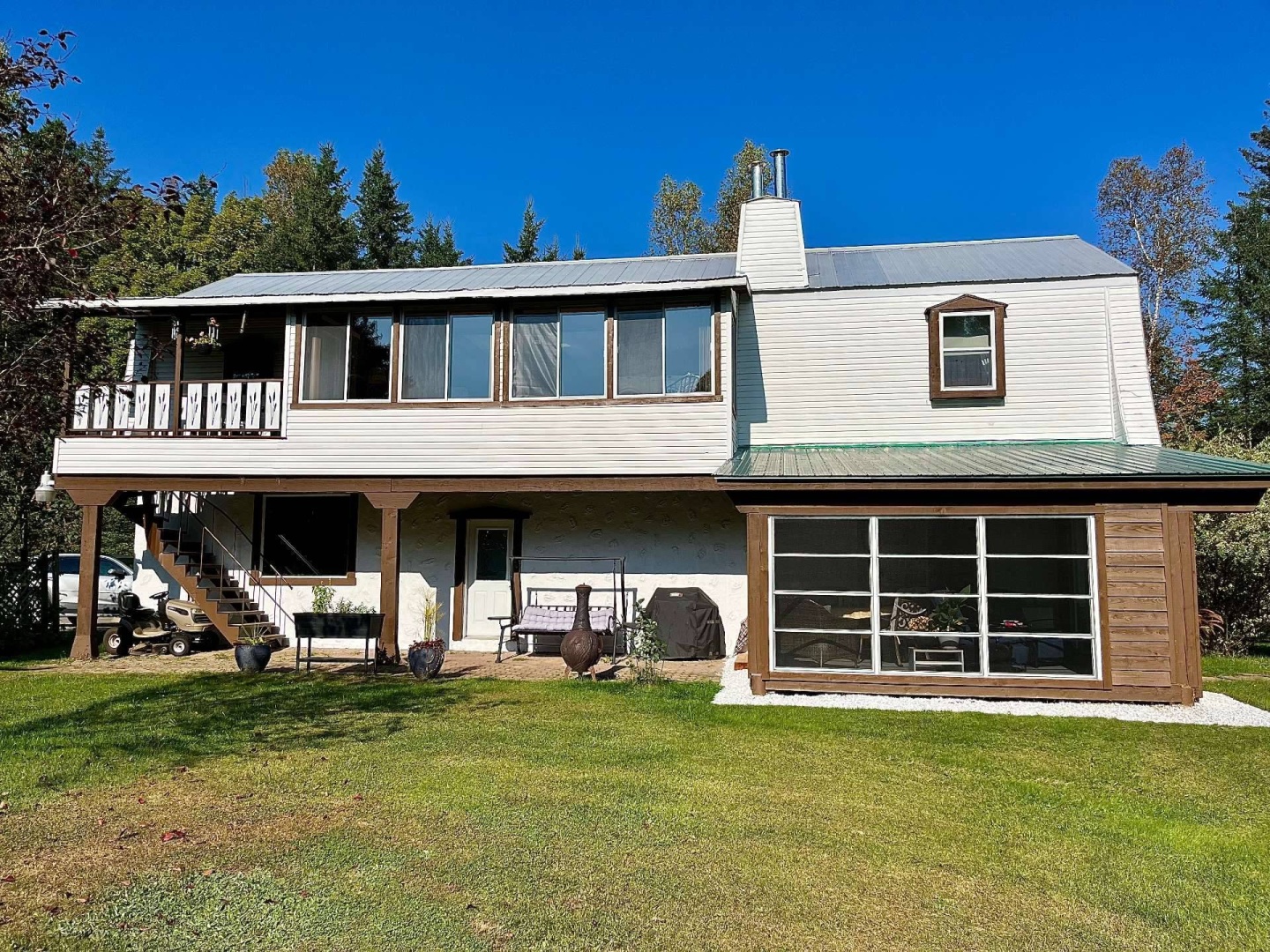 Découvrez nos propriétés dans les Laurentides : maisons, condos, chalets et terrains à vendre, ainsi que maisons et appartements à louer.