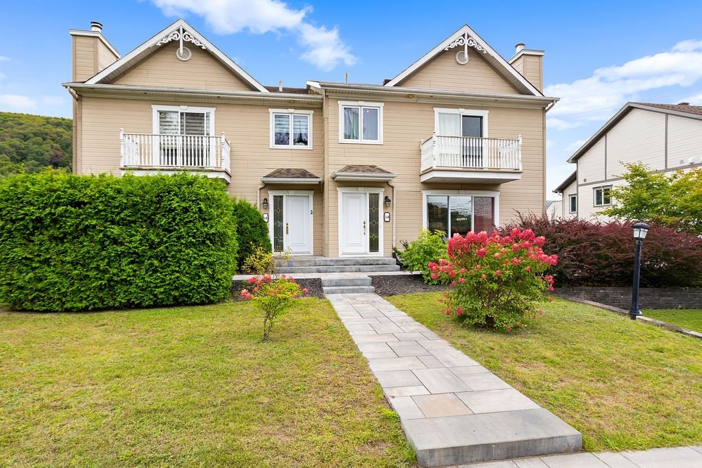 Découvrez nos propriétés dans les Laurentides : maisons, condos, chalets et terrains à vendre, ainsi que maisons et appartements à louer.