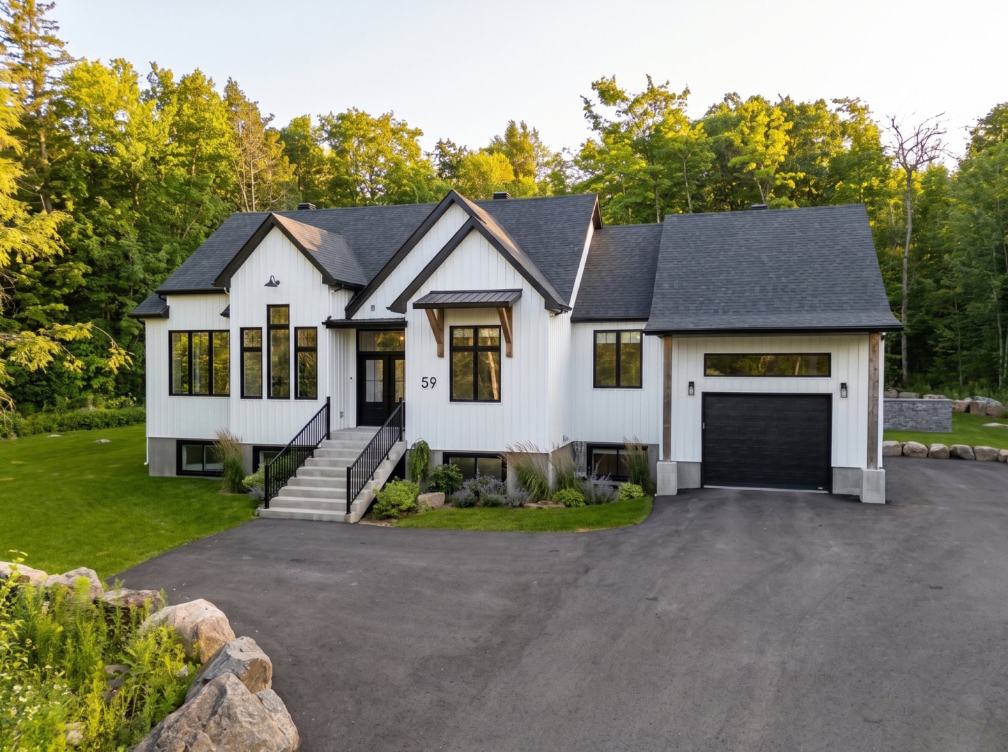 Découvrez nos propriétés dans les Laurentides : maisons, condos, chalets et terrains à vendre, ainsi que maisons et appartements à louer.