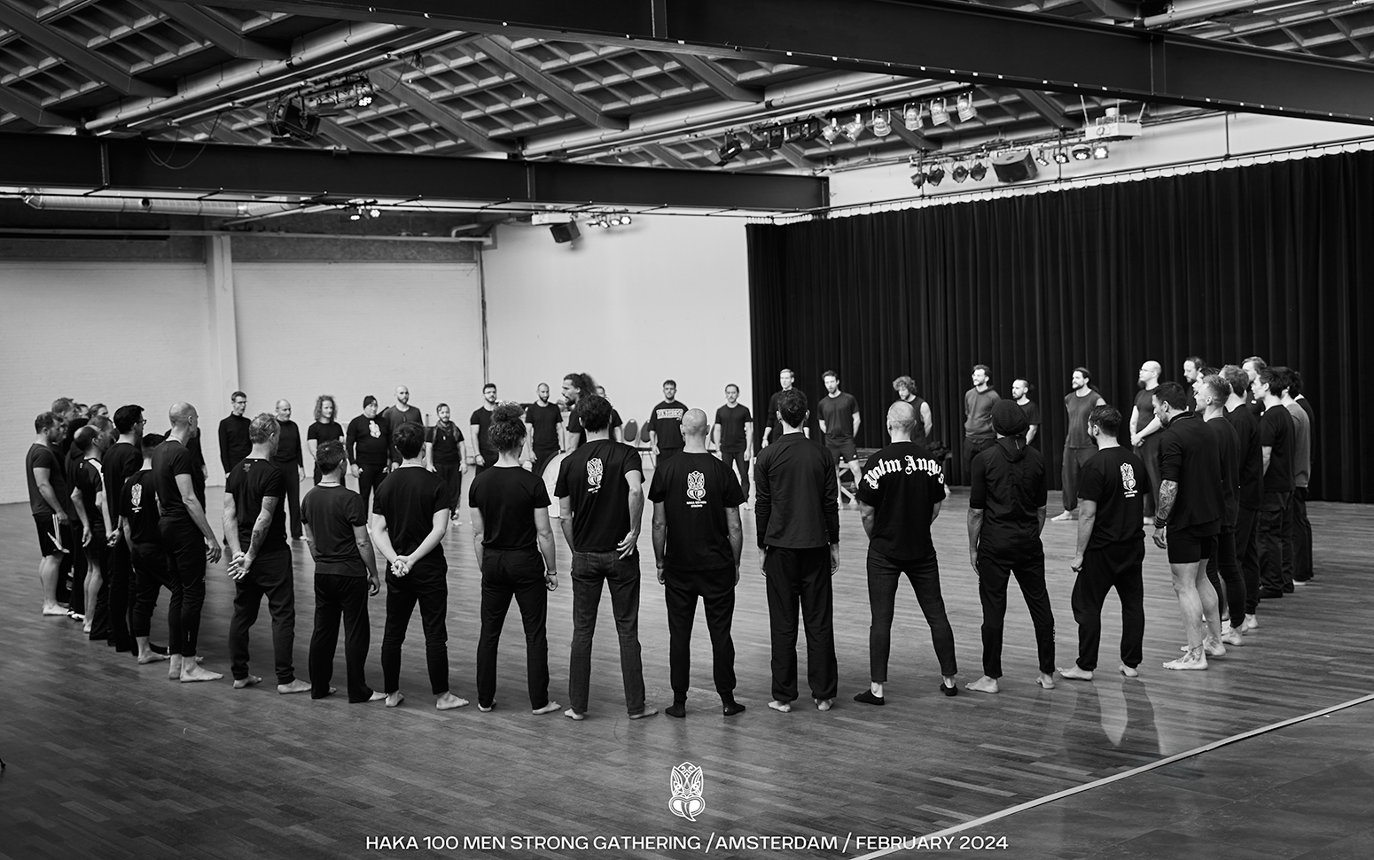 Haka gathering moment