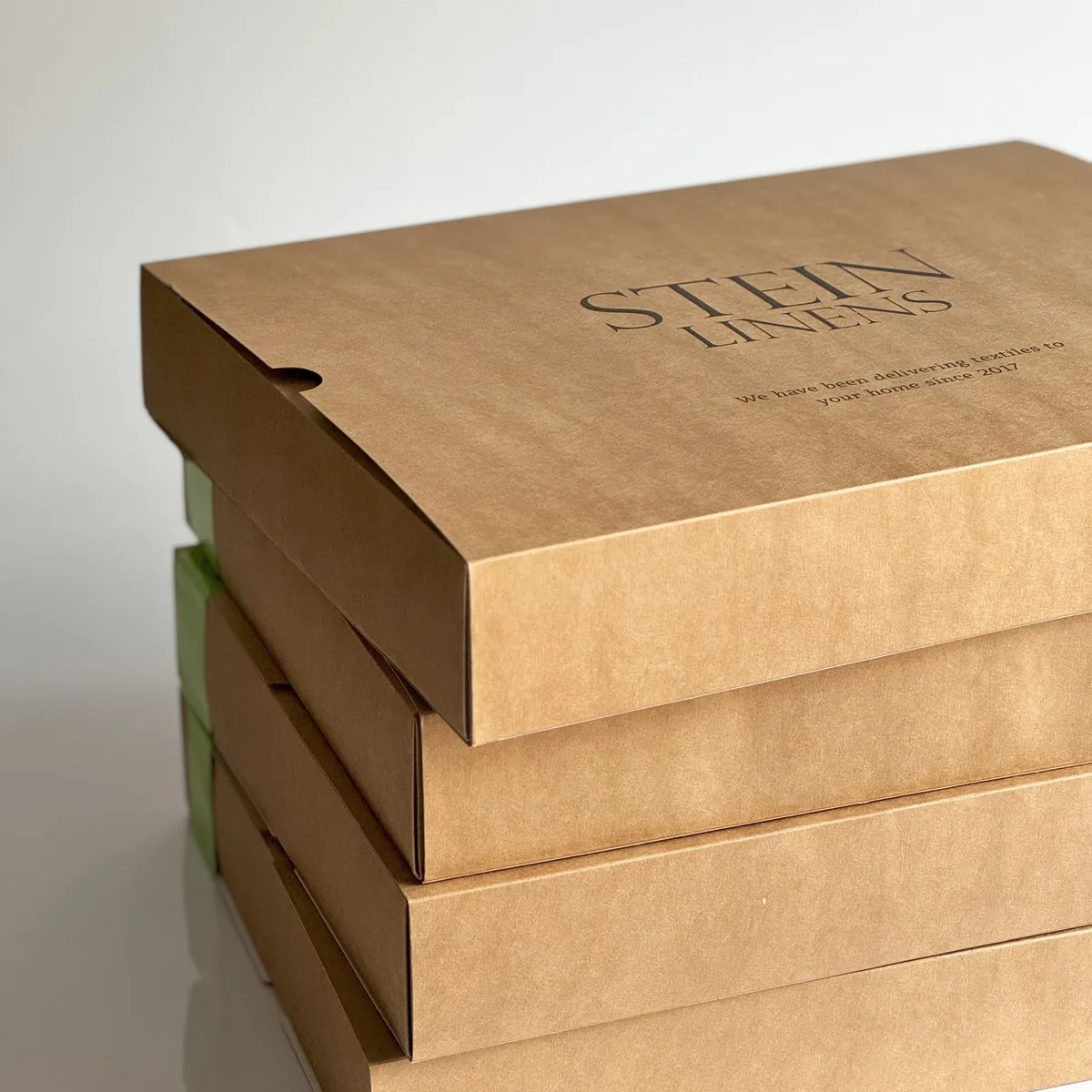 Kraft packaging boxes printed on recycled board