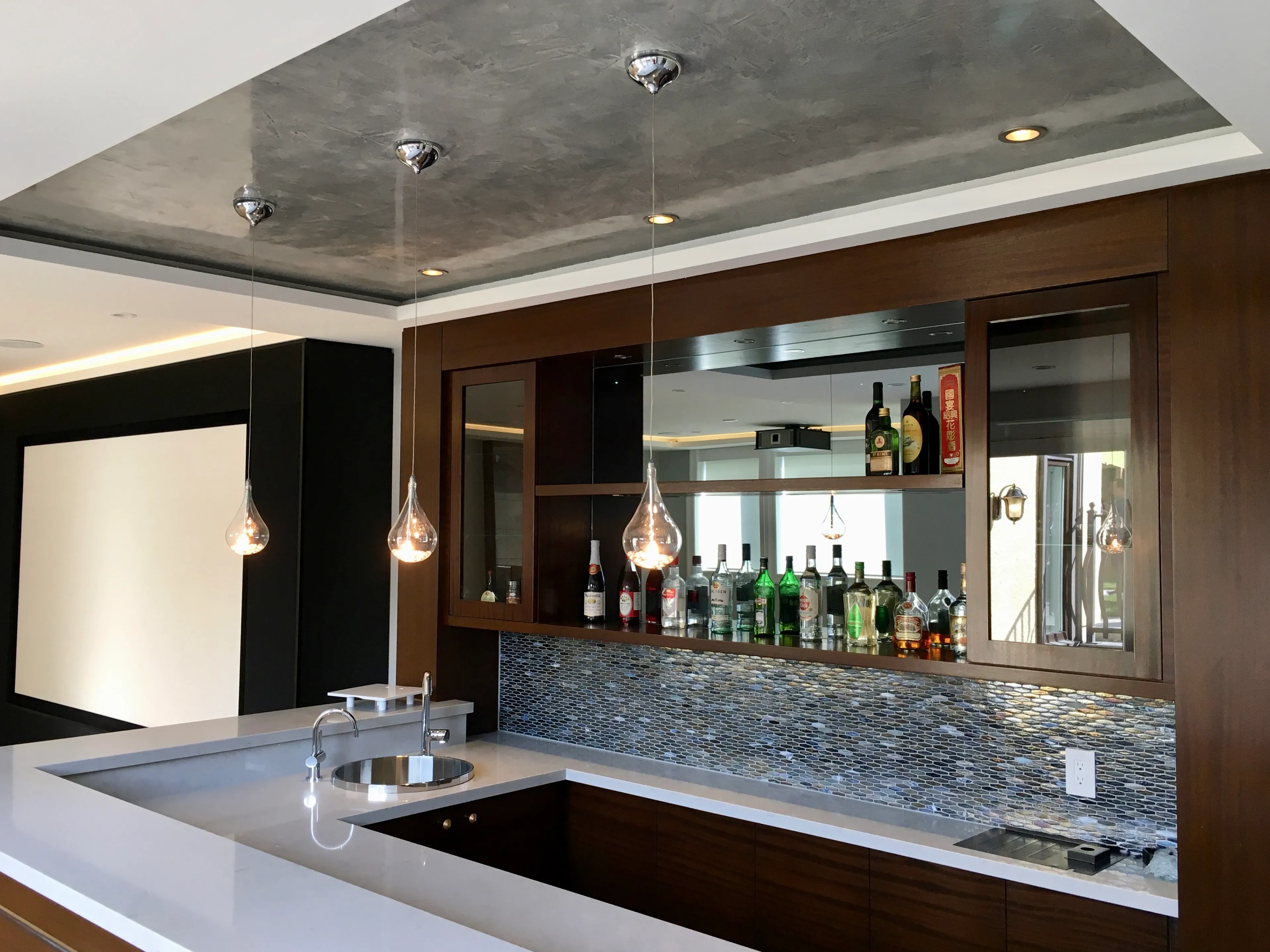Liquid-metal decorative surface finish