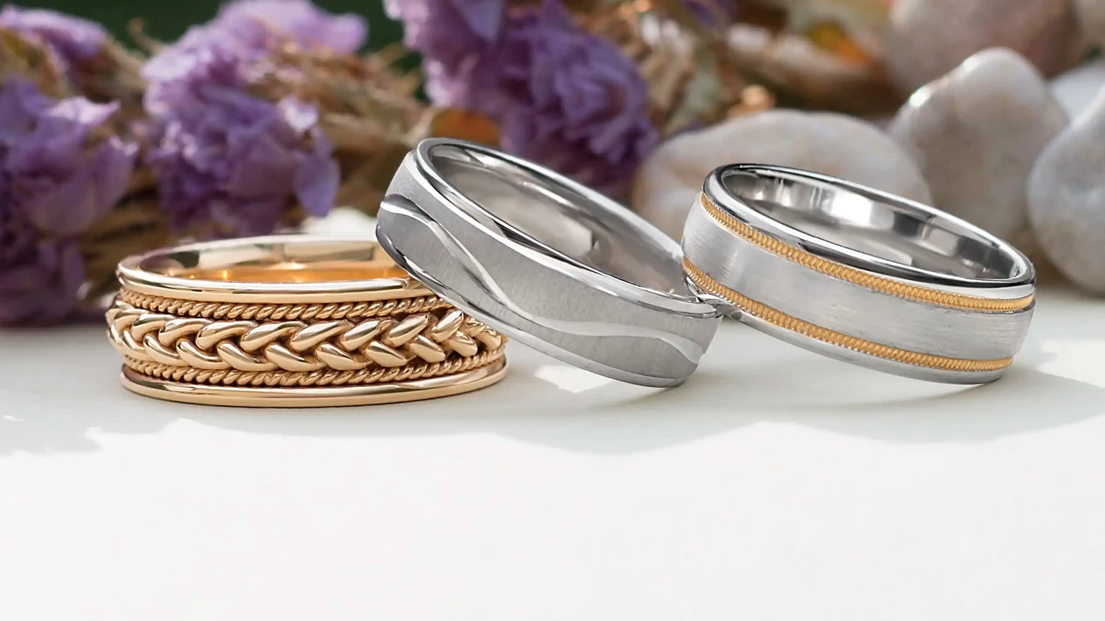 Three 25karats wedding bands in braided gold and brushed white gold