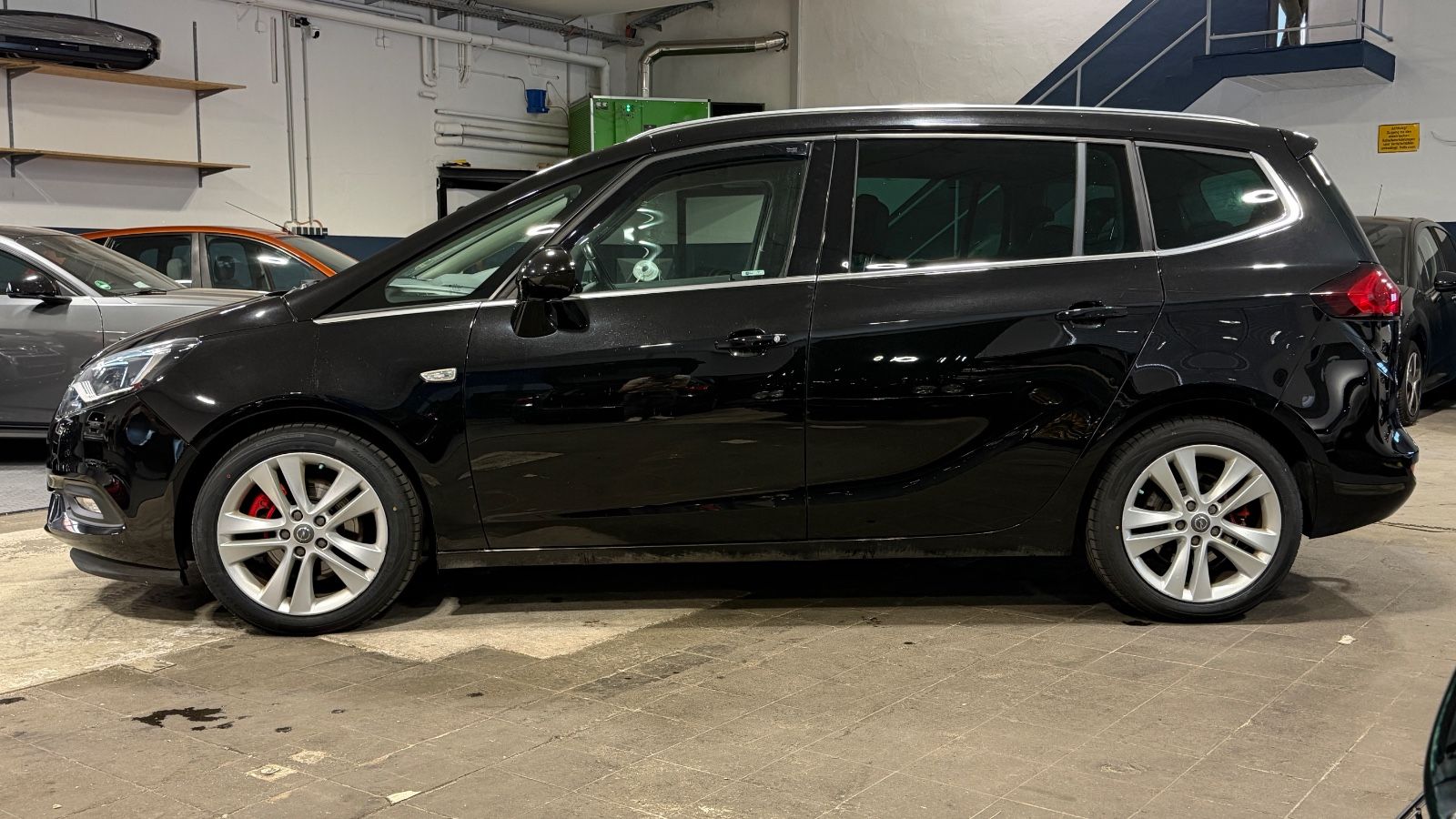 Opel Zafira Tourer 7Sitze R-Cam LHZ LED Edition – Bild 2
