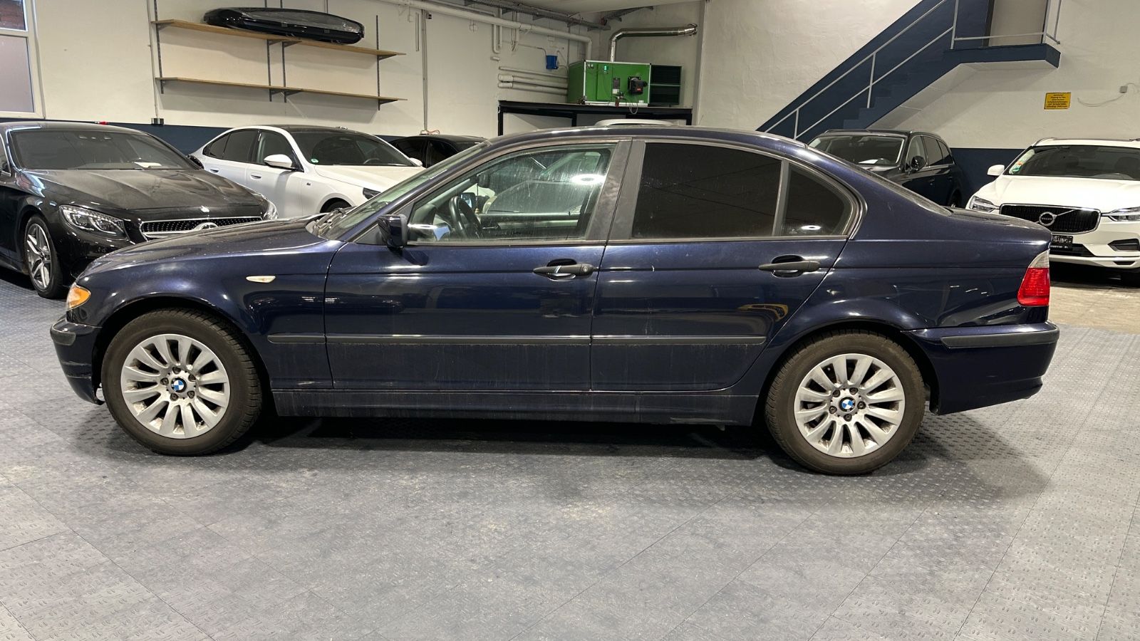 BMW 318i Edition Exclusive · PDC · Automatik · Display – Bild 2