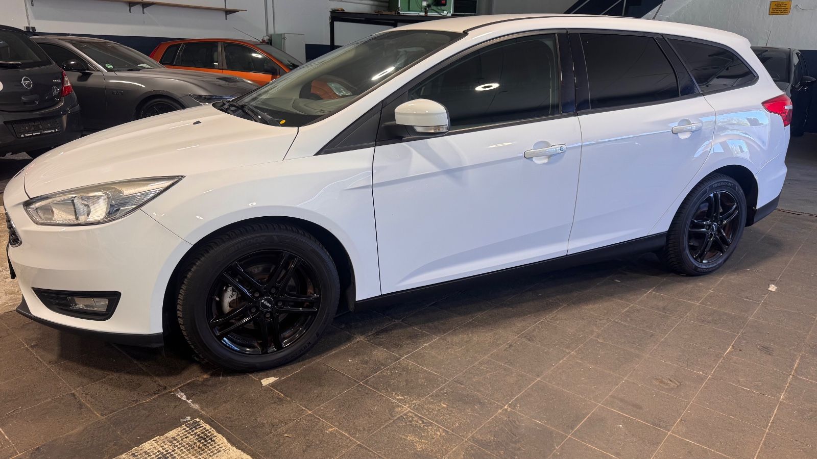 Ford Focus Turnier Trend MFL EURO 6 – Bild 3