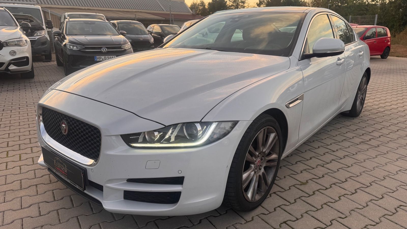 Jaguar XE Pure R-Cam LHZ SHZ XENON LED LANE ASSIST