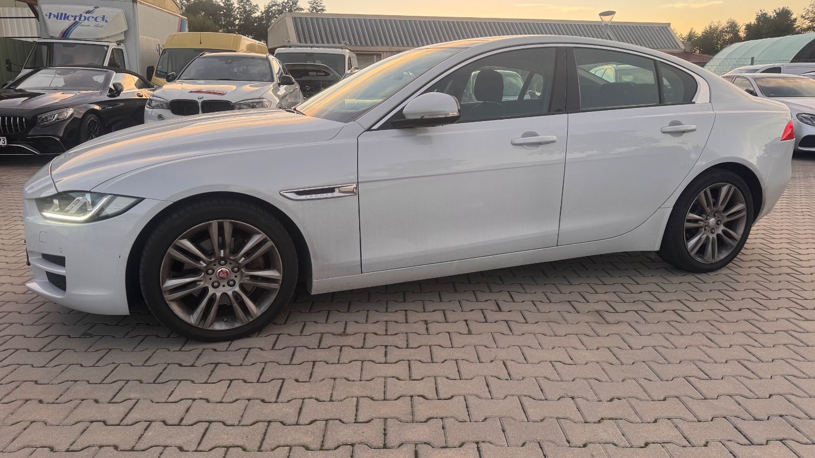 Jaguar XE Pure R-Cam LHZ SHZ XENON LED LANE ASSIST – Bild 4