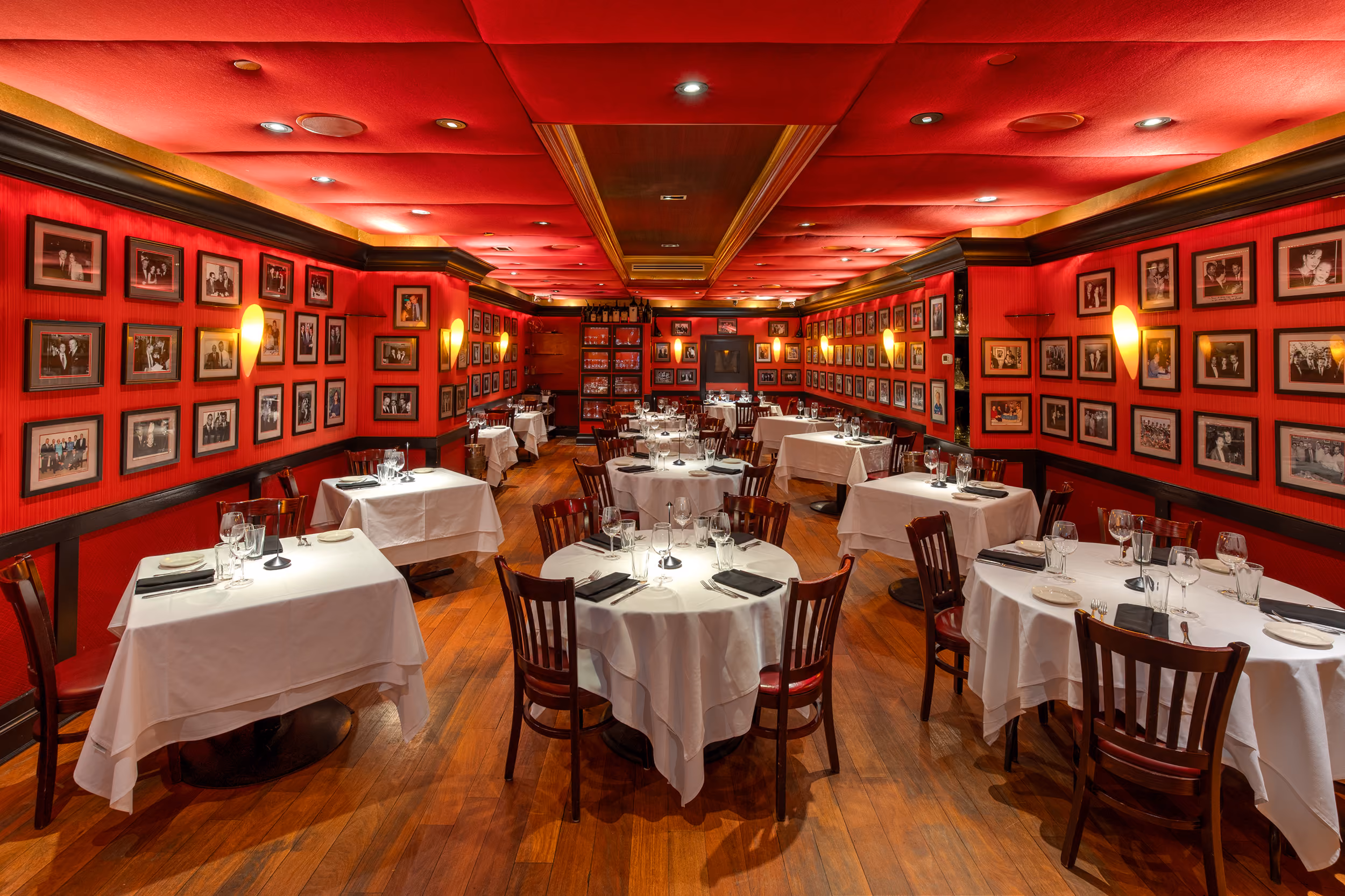 Club A Steakhouse dining room