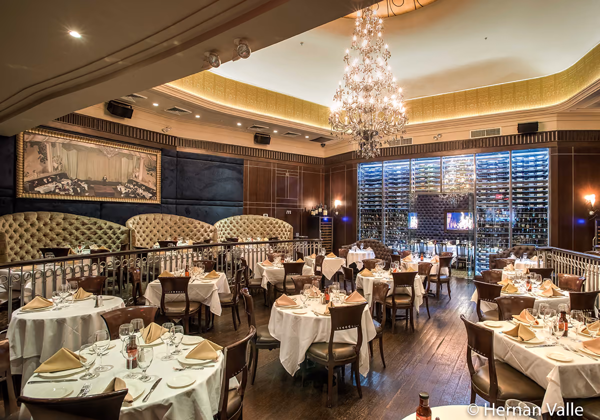 Empire Steakhouse table setting