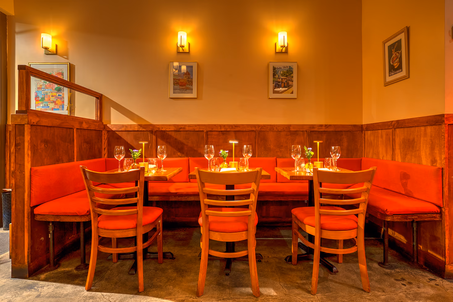 Delmonico's table setting