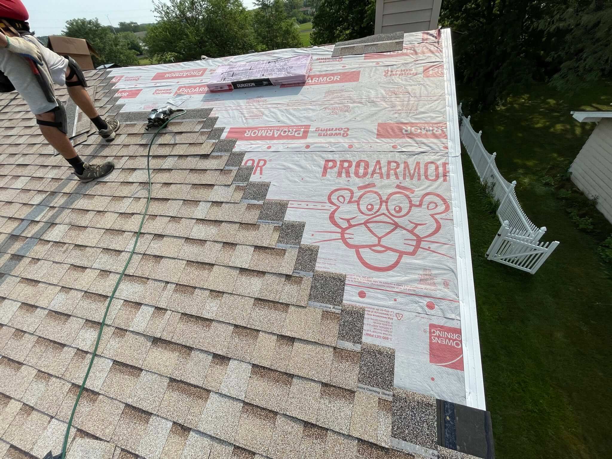 New asphalt shingle roof installed on a Carol Stream, IL home
