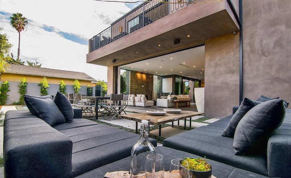 Backyard patio and exterior of a modern Orange County home