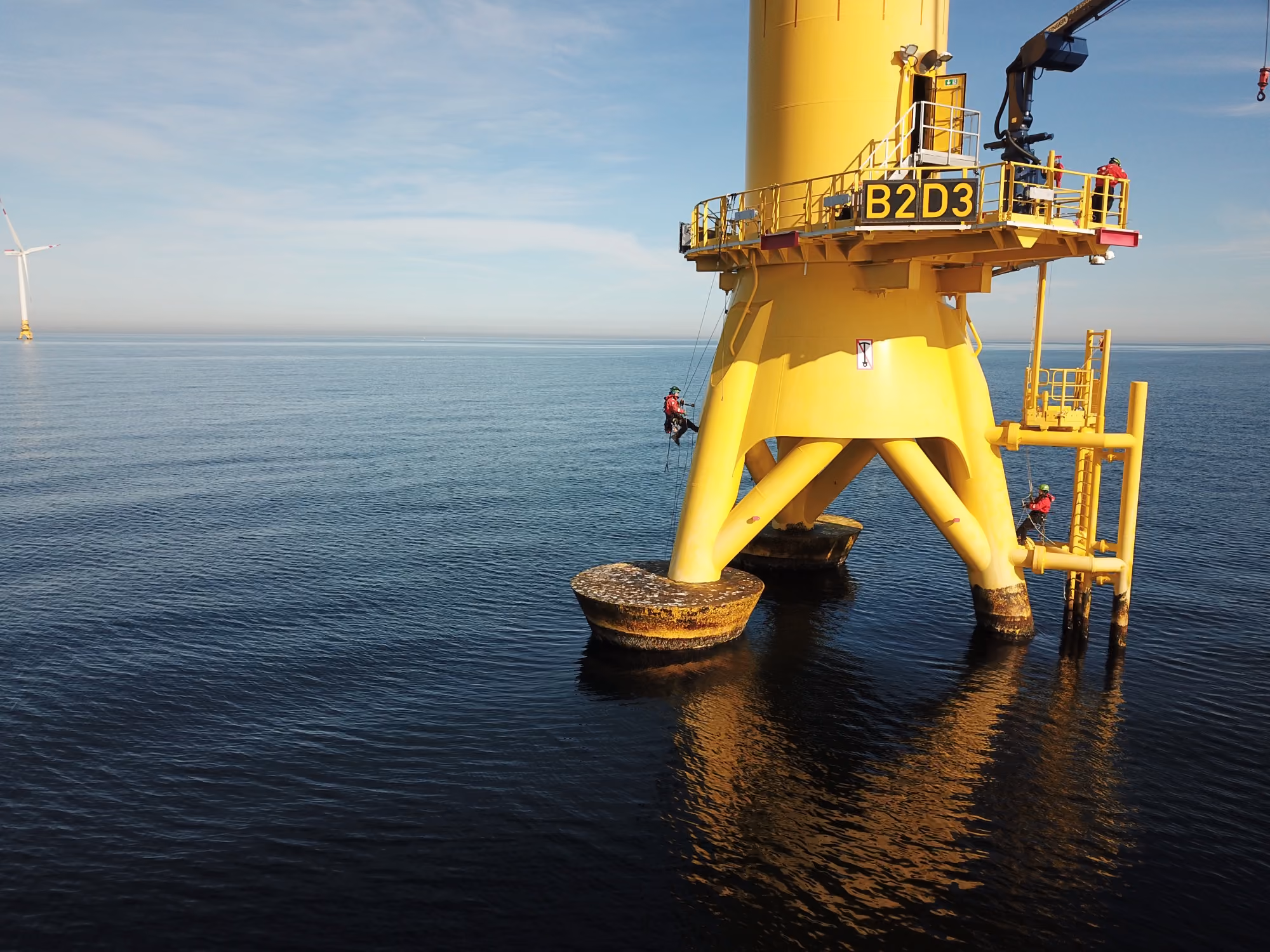 Seilzugangstechniker von mh² offshore an einem Jacket-Fundament in der Nordsee