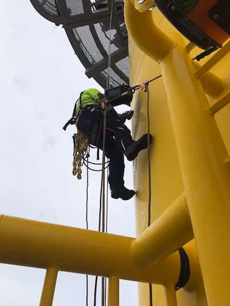 Beschichtungsreparatur im Offshore-Windpark Global Tech I