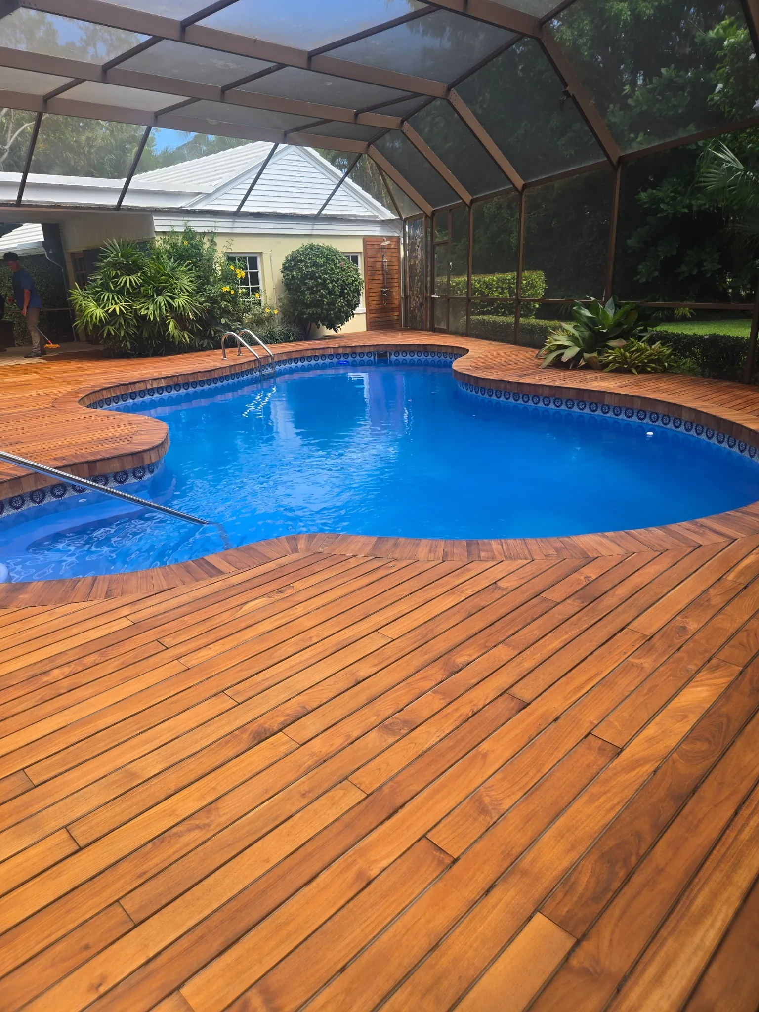 image of a modern patio design (for a landscaping service)