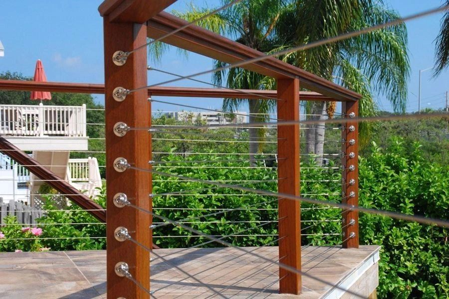 Custom outdoor construction by Deckmasters of Florida