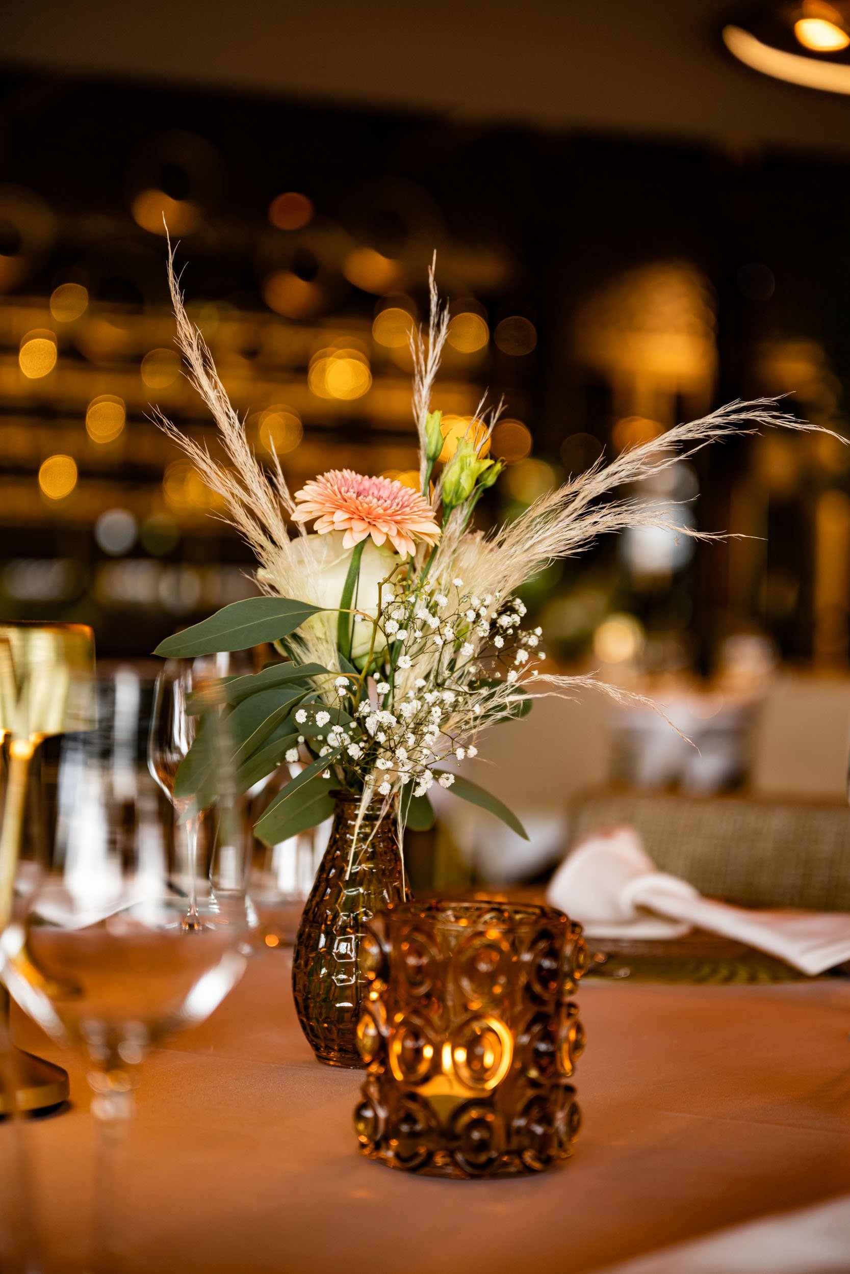 Tafeldecoratie met bloemen