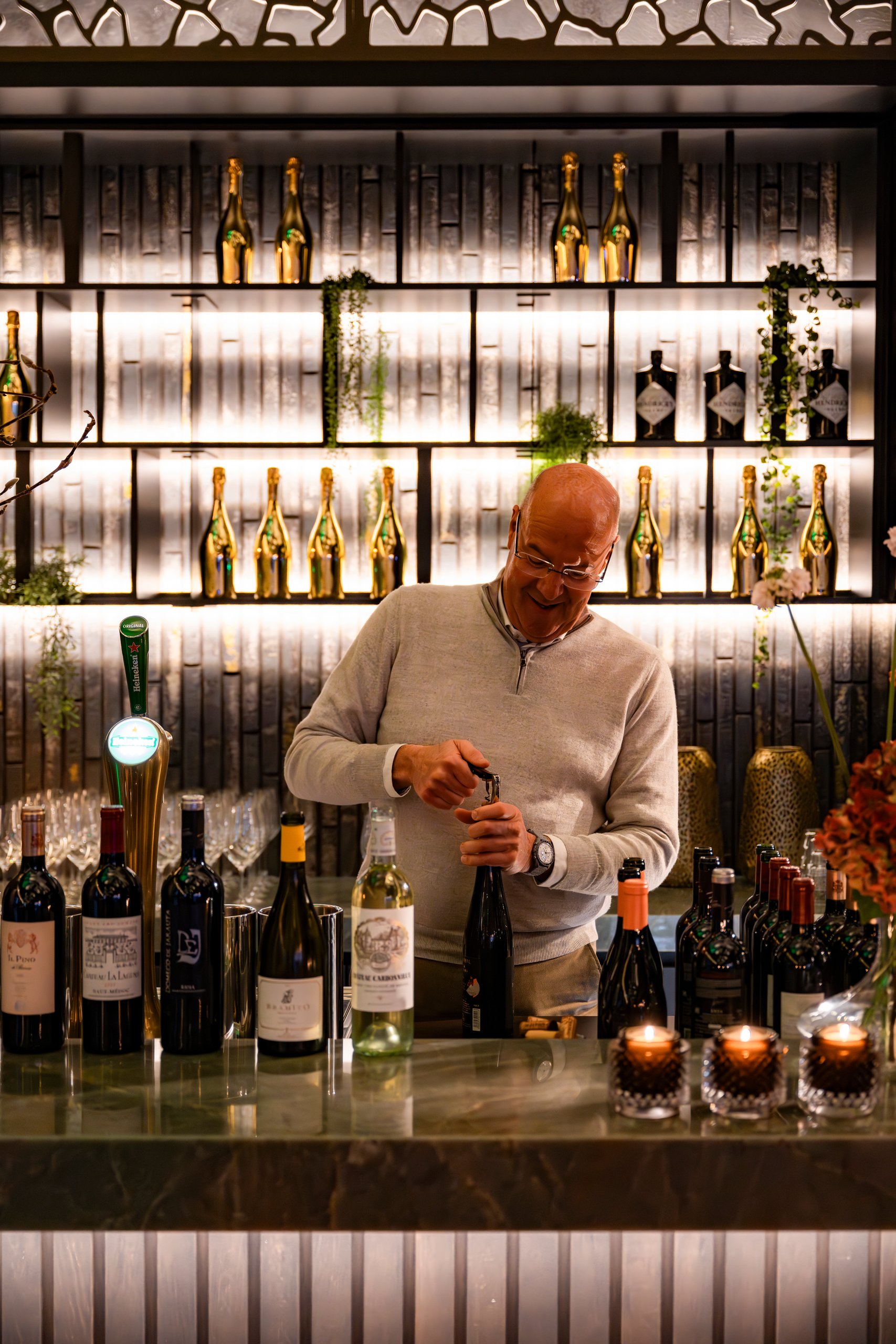 Wijnproeverij aan de bar