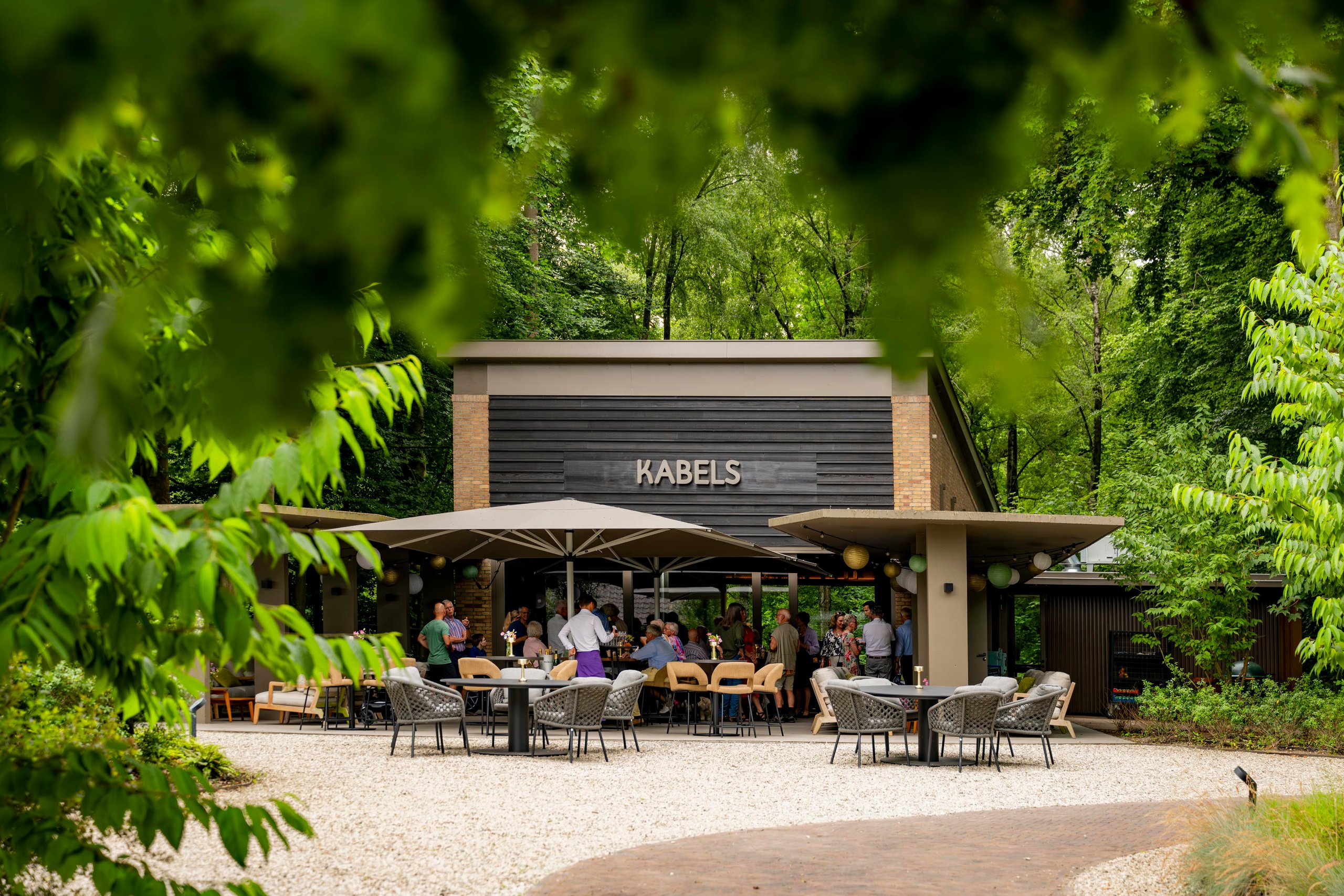 Terras van Kabels vanuit het groen