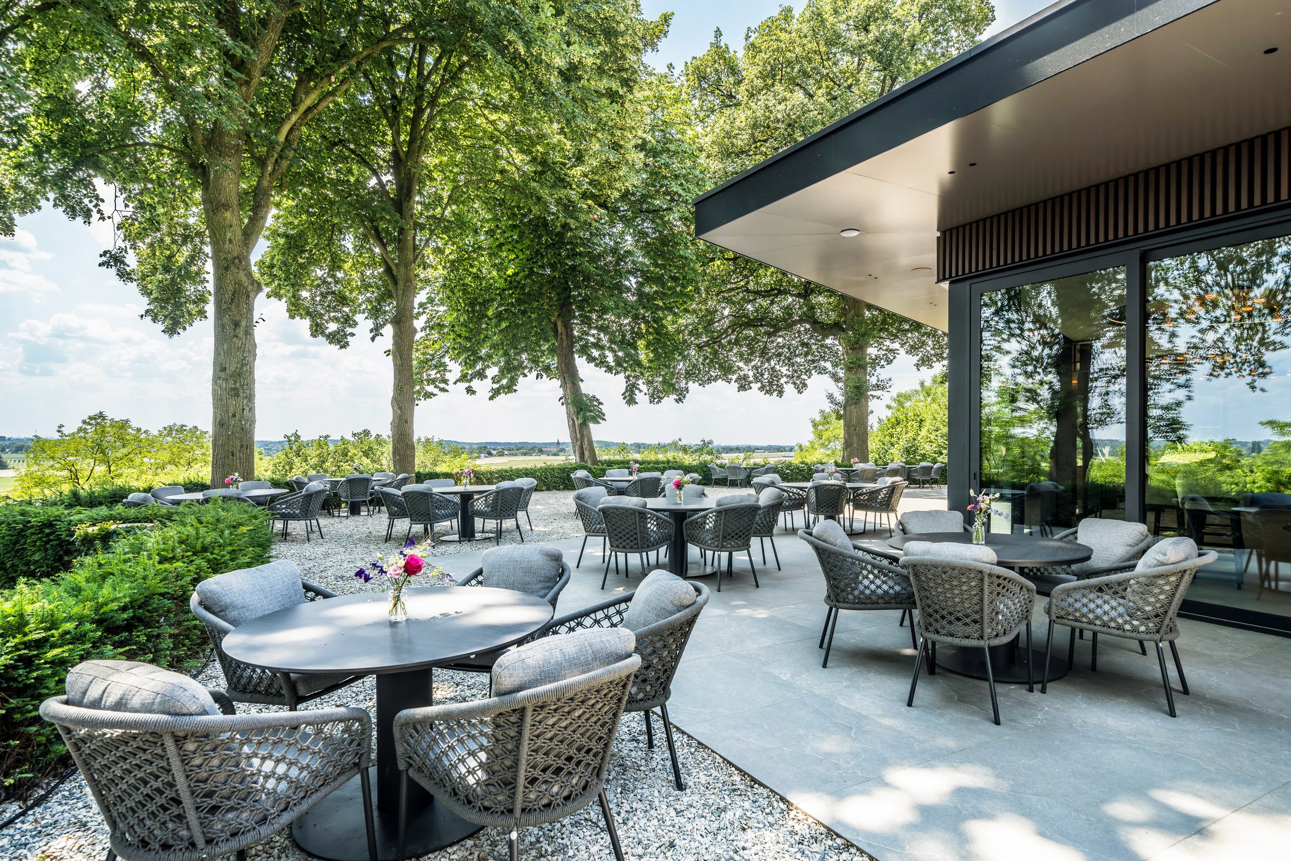 Terras van Zicht met uitzicht over de Rijn