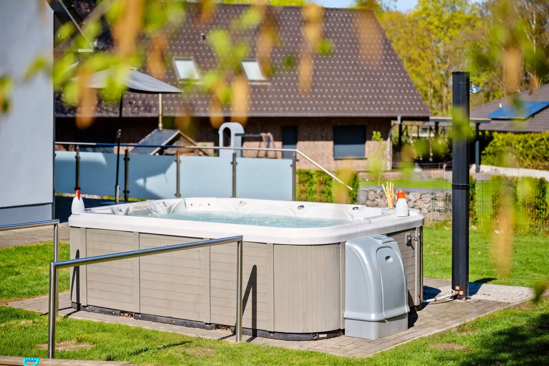Hot Tub im Garten am Plauer See