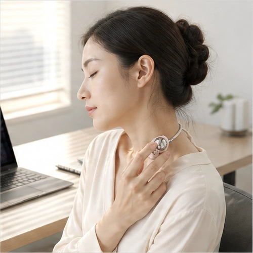 The detached roller module pressed along the neck and shoulders