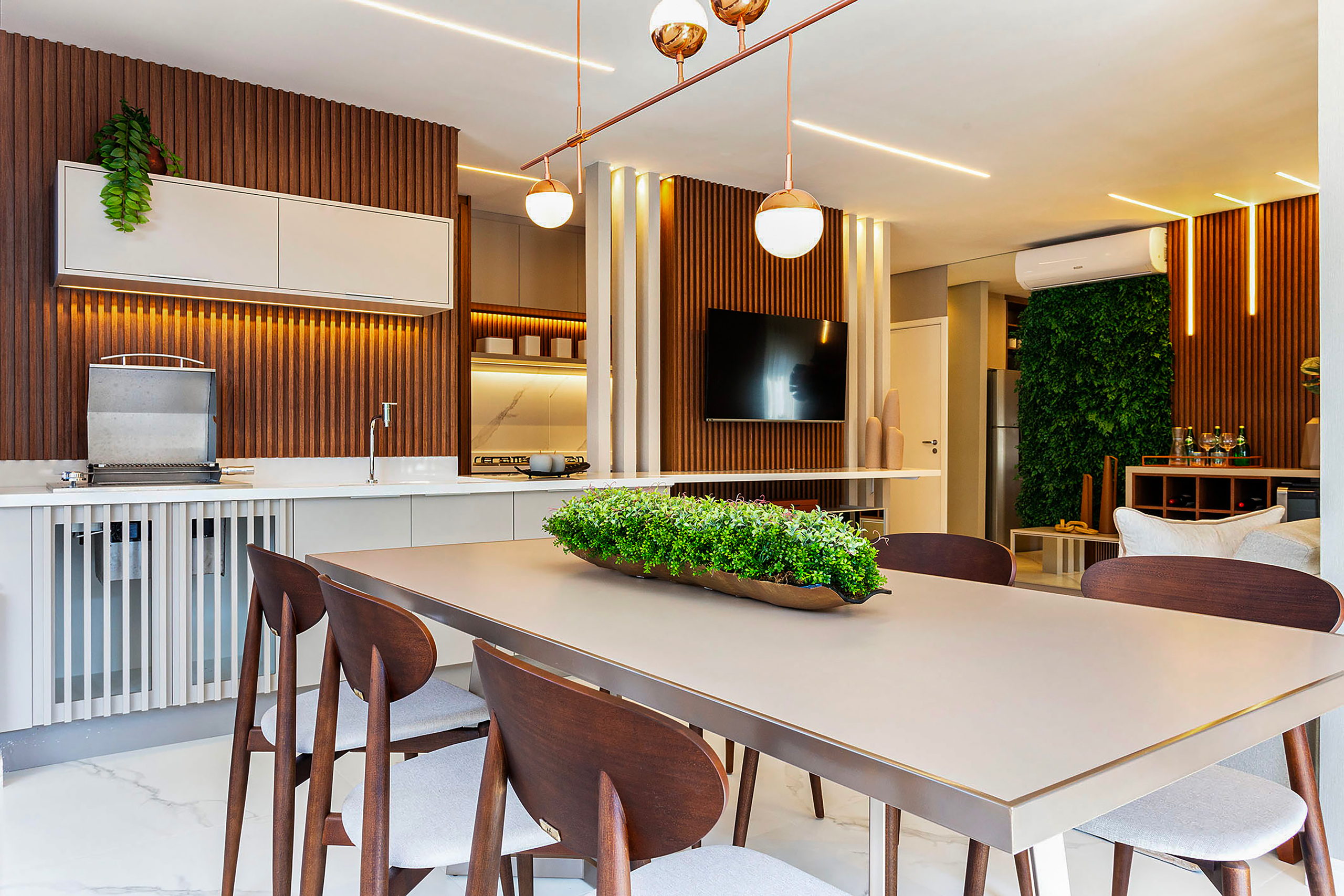 Living integrado do apartamento decorado de 101m² do Cavour 439, empreendimento da Cordoba na Vila Prudente