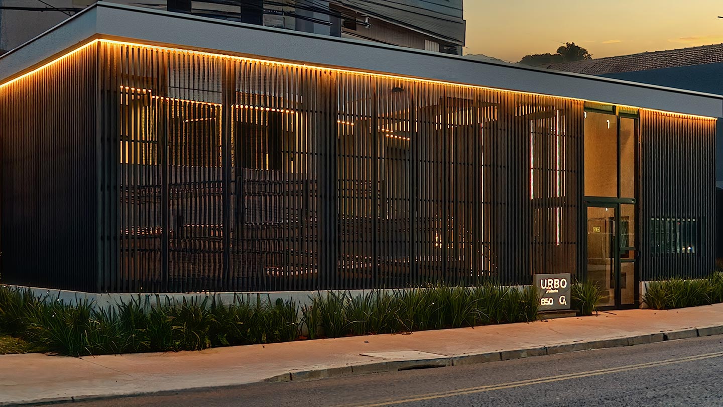 Fachada do Urbo Vila Prudente na Av. Vila Ema