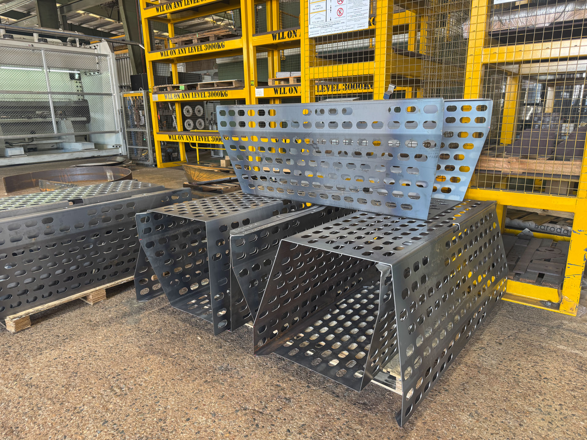 Cage bottom for Legra