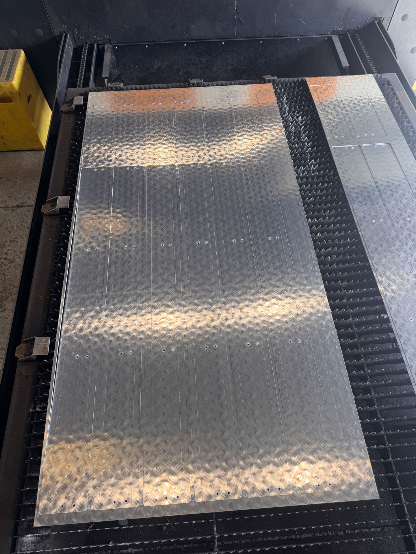 4mm aluminium floor plate for Bryan Bodies
