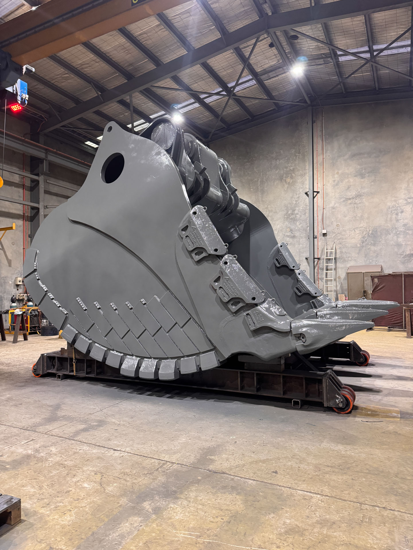 Liebherr 9800 bucket full rebuild