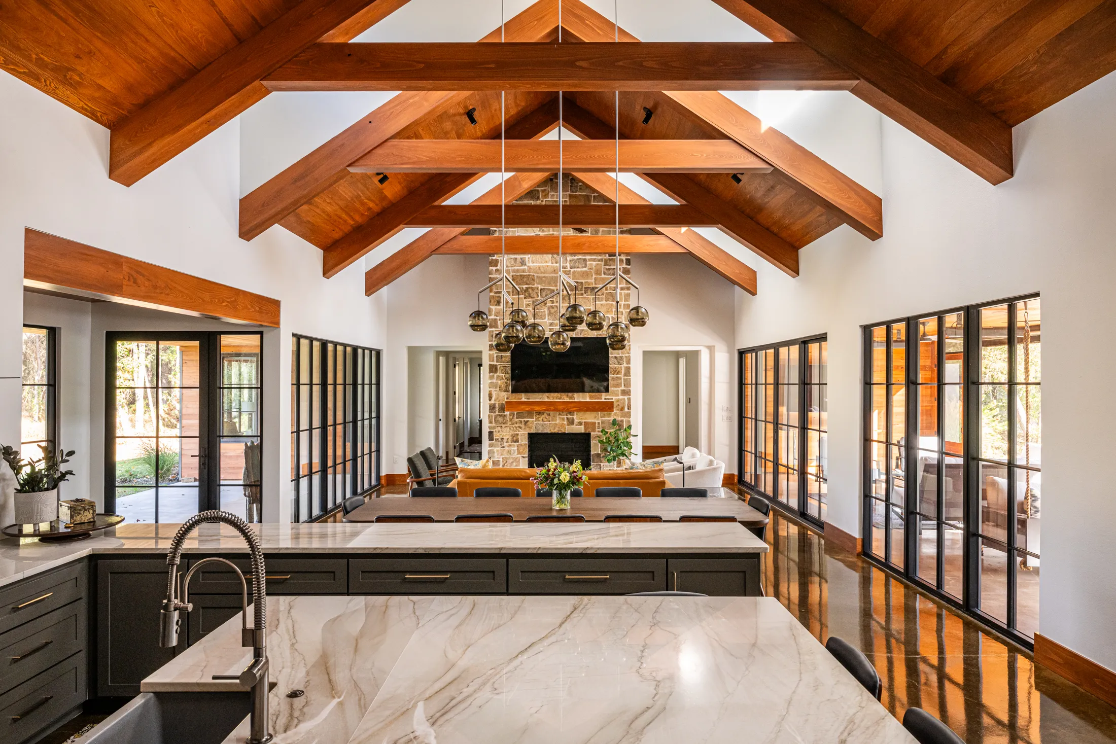 Awakening Spaces Podcast Ep. 28 - Hot humid climates, your building envelope, and building lessons learned with architect Derek Klepac, AIA