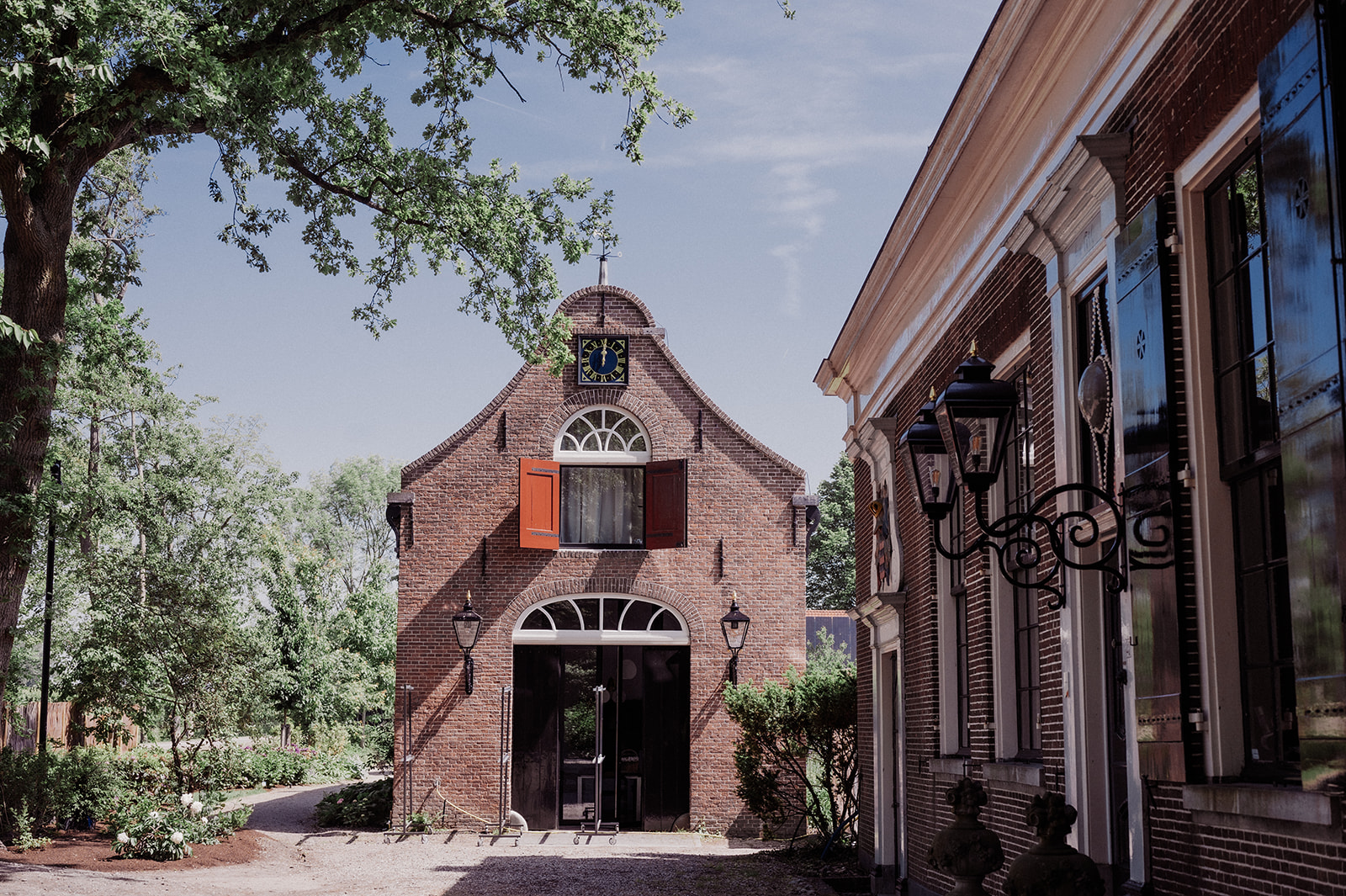 Huis te Jaarsveld, buitenzijde