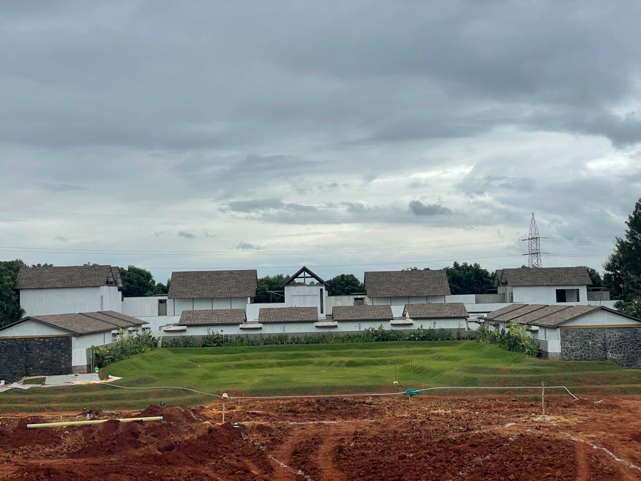 Resort roofing completed with Owens Corning shingles