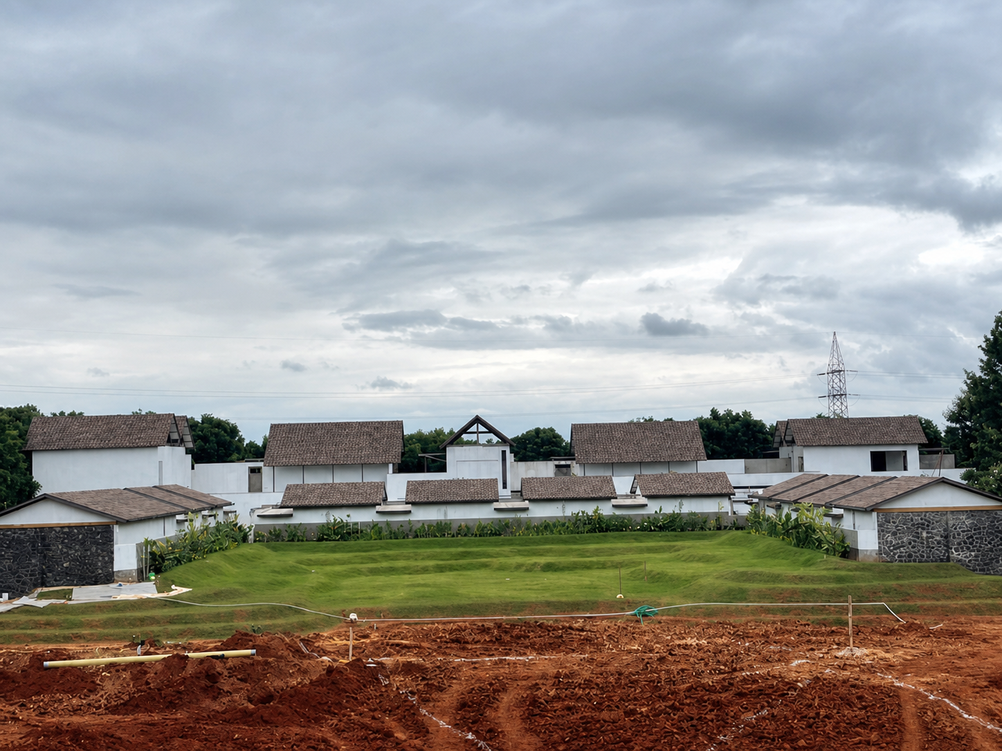 Completed multi-building roofscape at Le Roma Gardenia