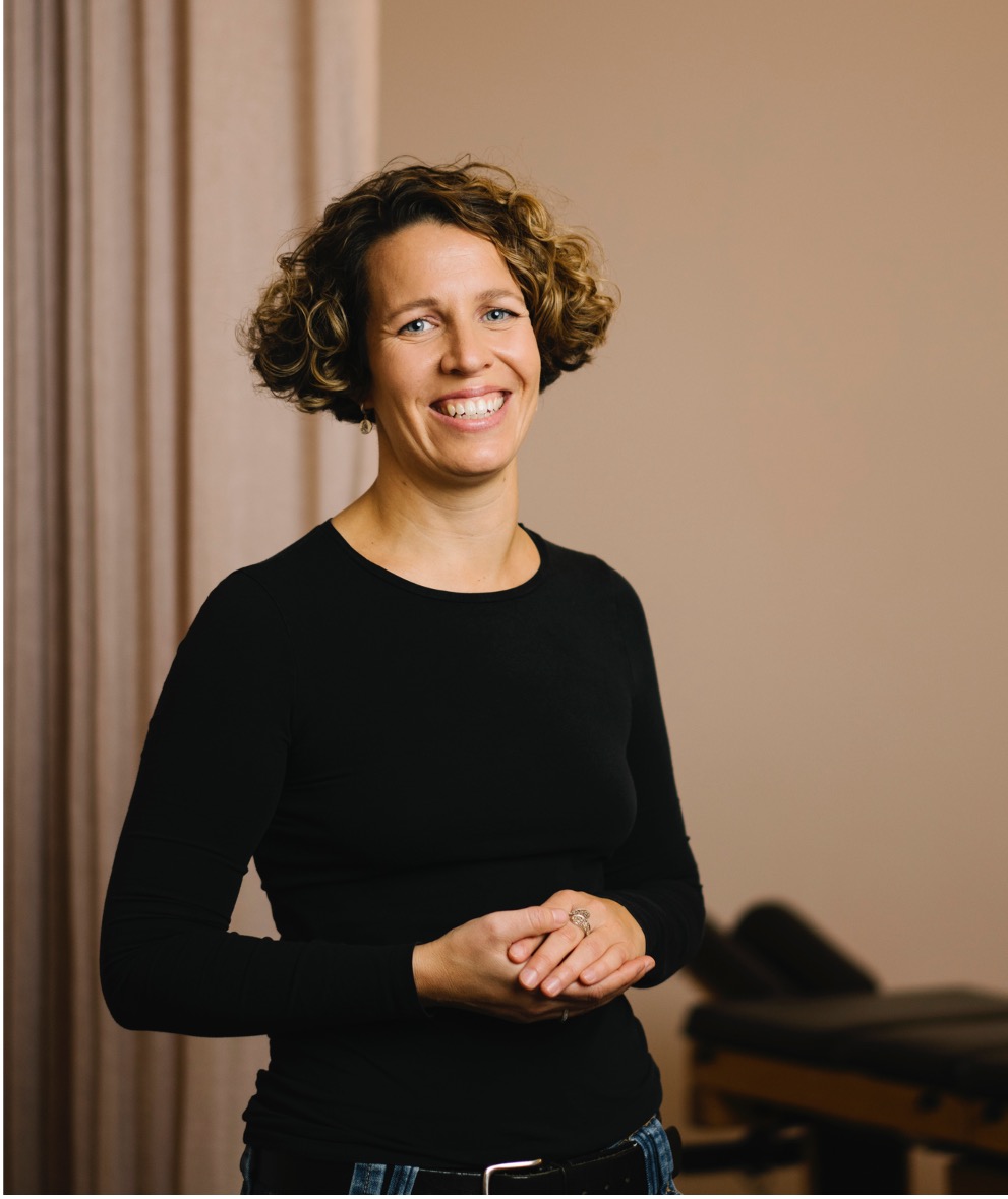 Porträt von Karin Becker aus dem Patientenmanagement von ChiroFriends.
