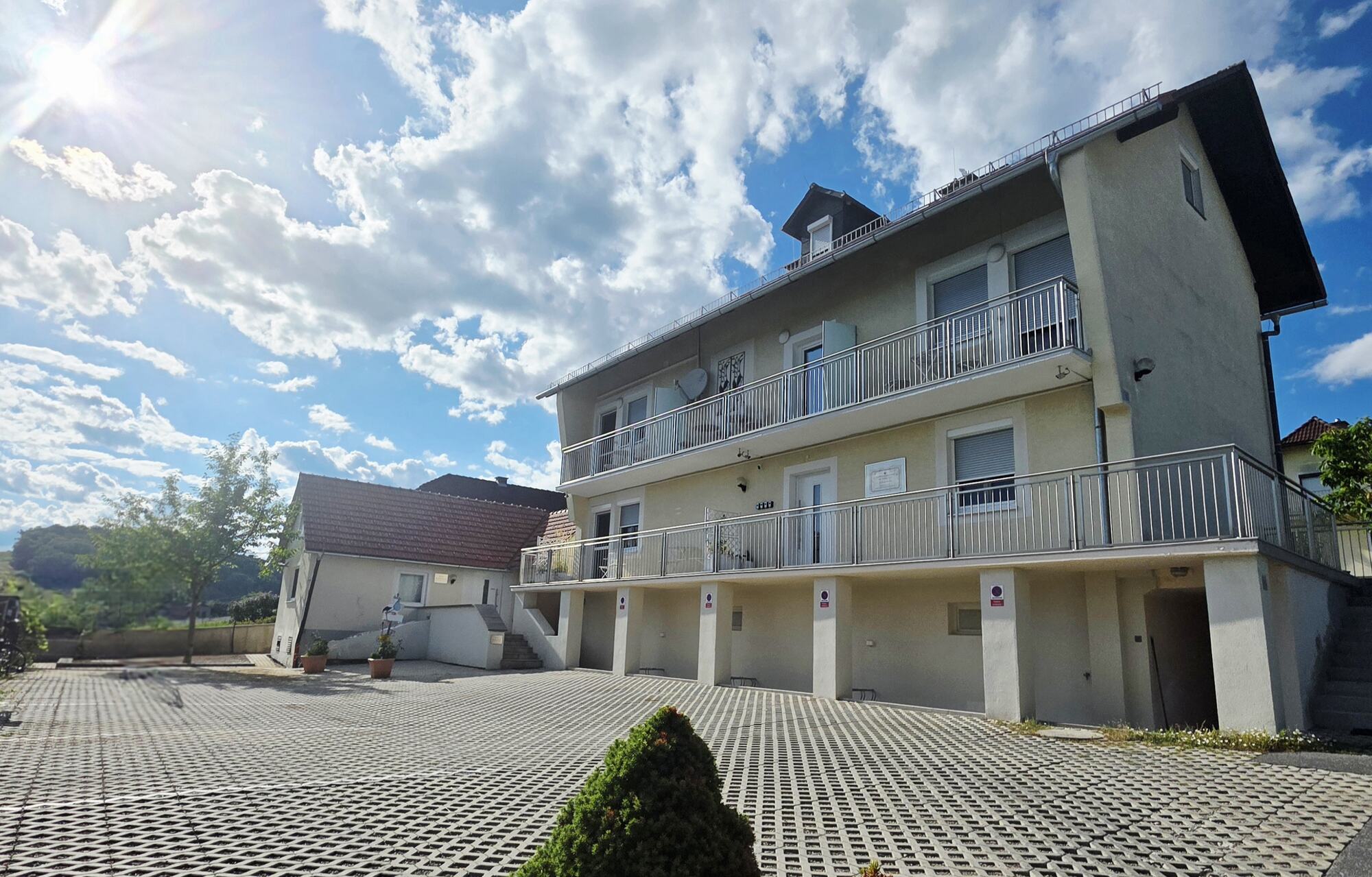 Blumengasse 163a – Mehrparteienhaus