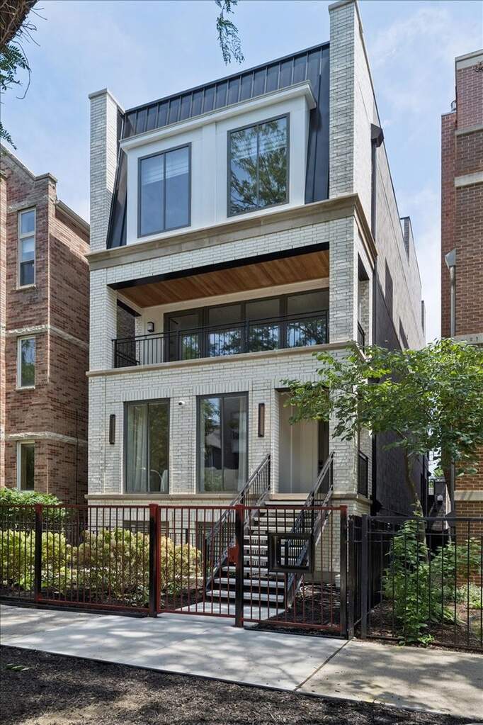 3739 N Clifton Avenue property in Chicago