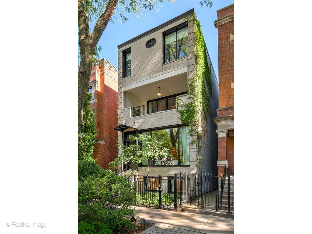 1953 N Howe Street property in Chicago