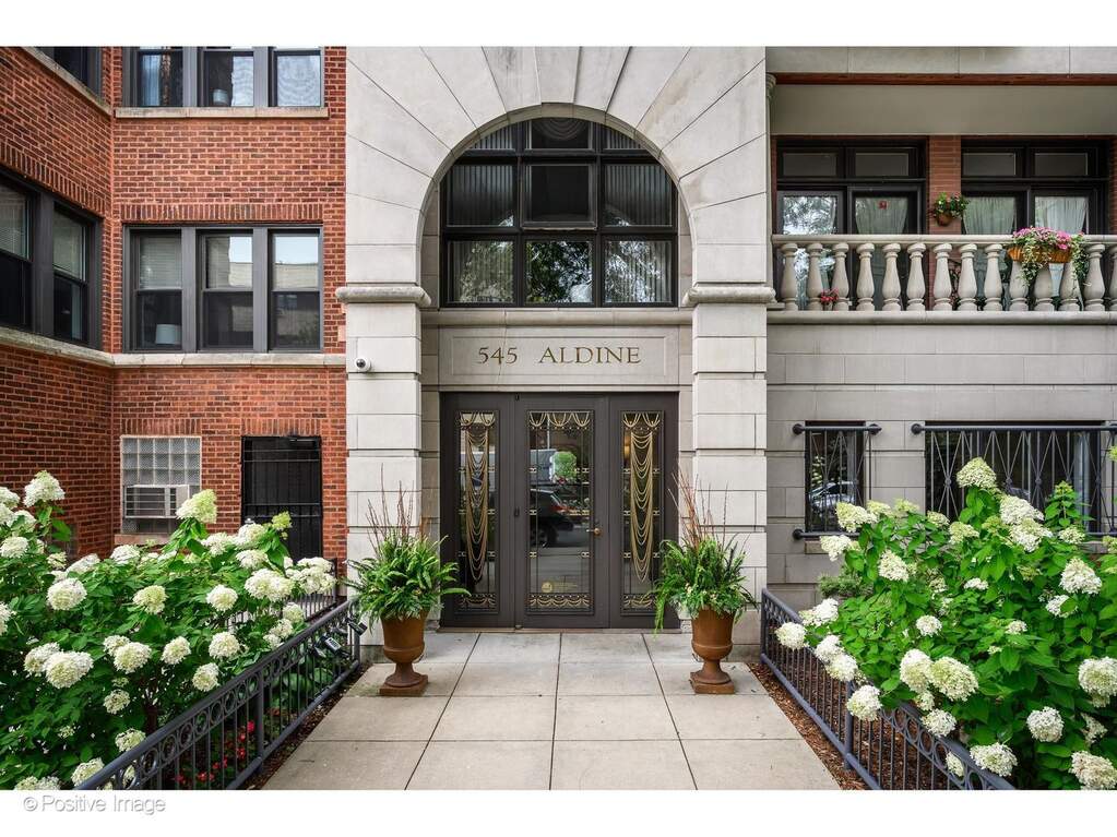 545 W Aldine Avenue #6E property in Chicago