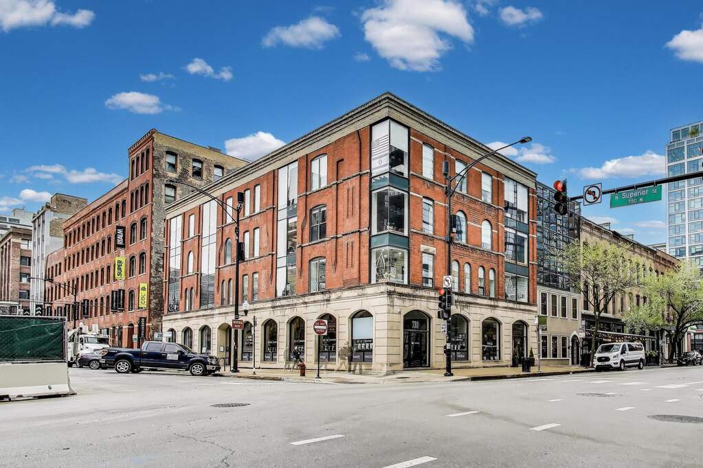 200 W Superior Street property in Chicago