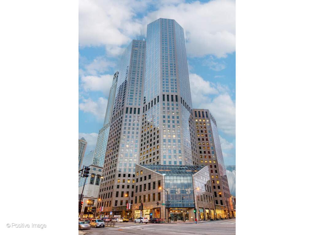 950 N Michigan Avenue #2305 property in Chicago