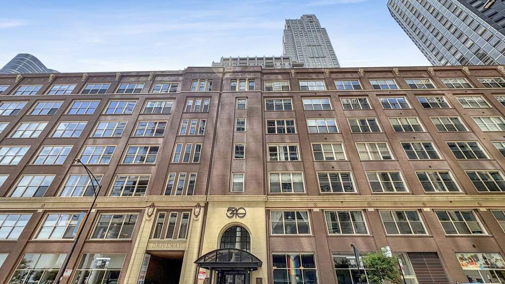 540 N Lake Shore Drive #225 property in Chicago